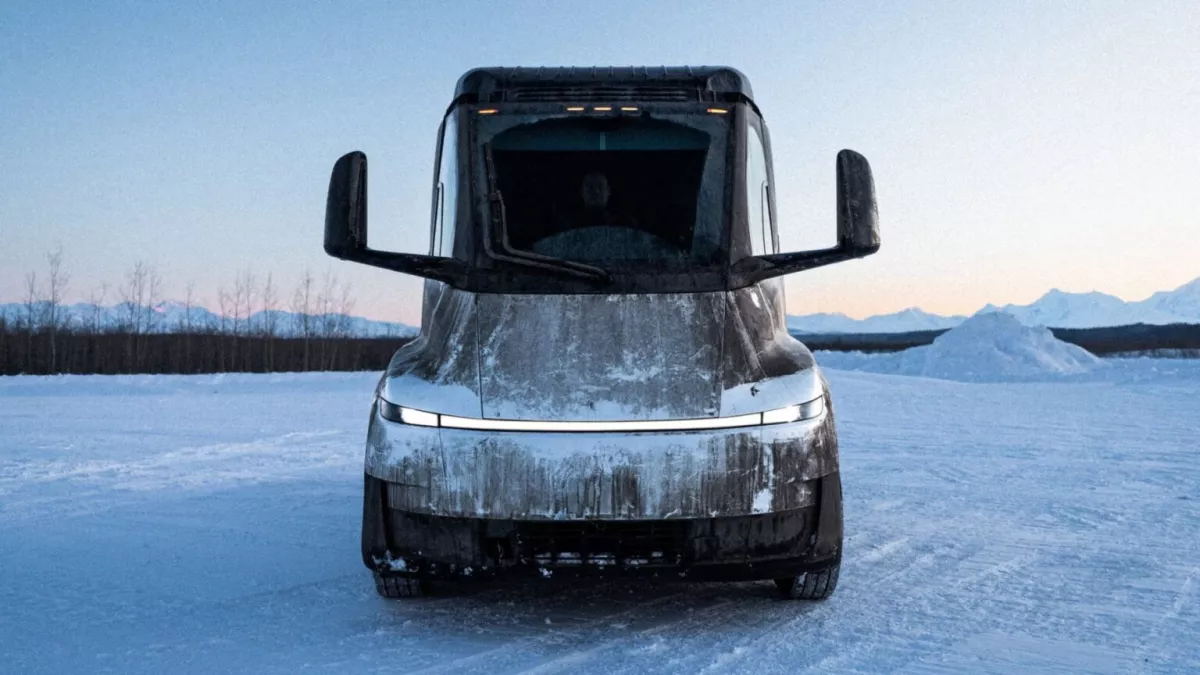 Tesla Semi : les tests dans la neige annoncent-ils une révolution du transport routier ?